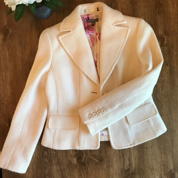 Ann Taylor Jackets & Blazers - Ann Taylor Cream Blazer